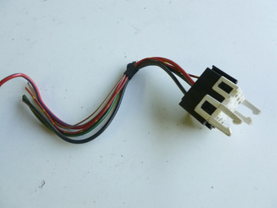 1997 BMW 528i E39 - White Relay Holder Connector w/ Pigtail 1389113